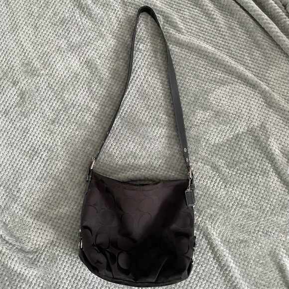 Large crossbody Coach purse - Picture 4 of 5